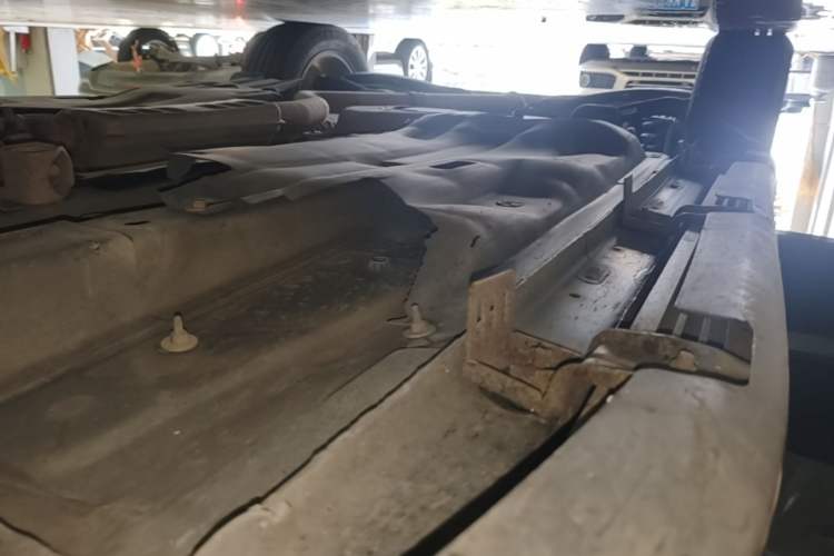 Used Jeep Cherokee 2017 2.0L Superior Edition Right Side Sill