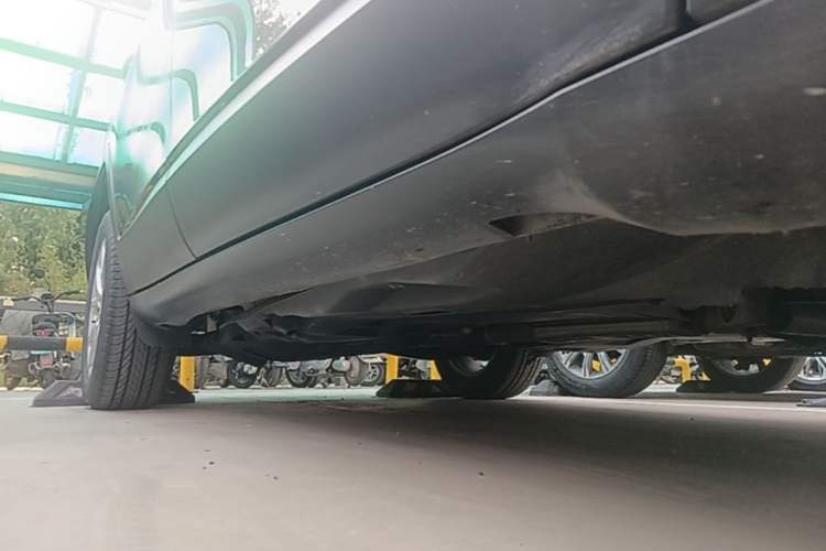 Used Jeep Cherokee 2017 2.0L Superior Edition Right Side Sill