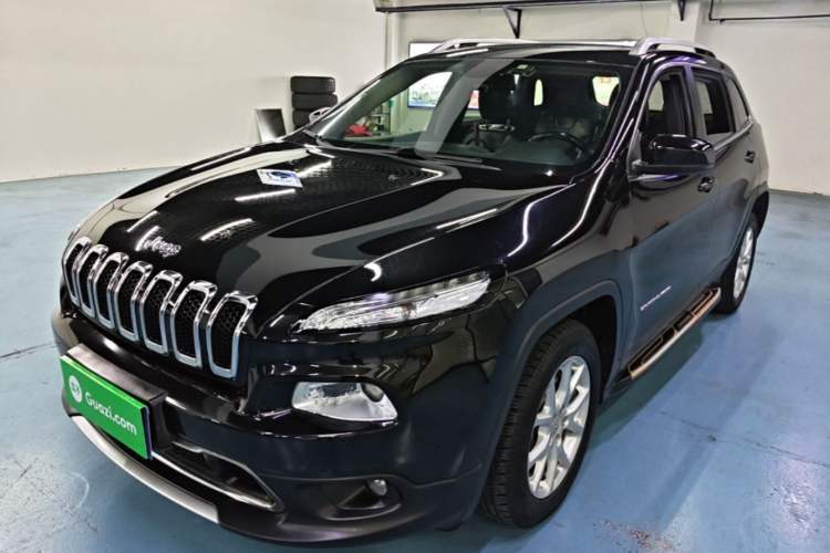 Used Jeep Cherokee 2017 2.0L Superior Edition Guazi used car, China used car export, Used car for sale, Used  cars, Cheapest cars for sale