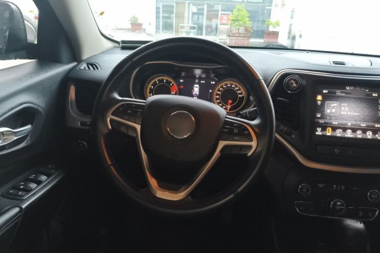 Used Jeep Cherokee 2017 2.0L Superior Edition Steering Wheel