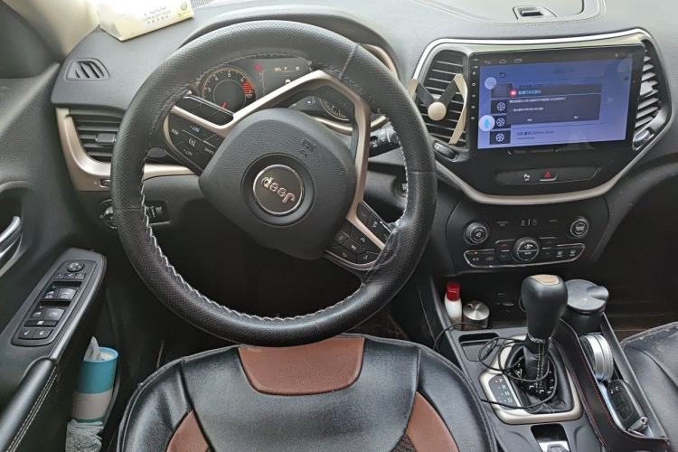 Used Jeep Cherokee 2017 2.4L Leading Edition Steering Wheel