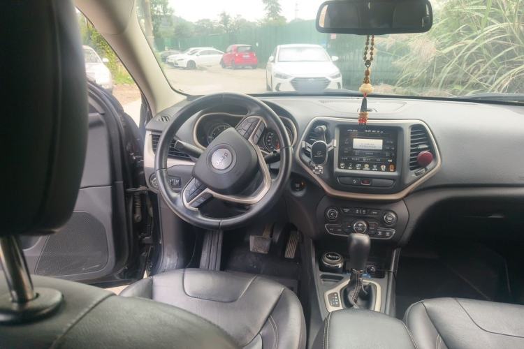 Used Jeep Cherokee 2017 2.4L Leading Smart Edition Steering Wheel
