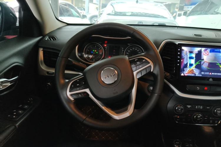 Used Jeep Cherokee 2017 2.4L Professional Edition Steering Wheel