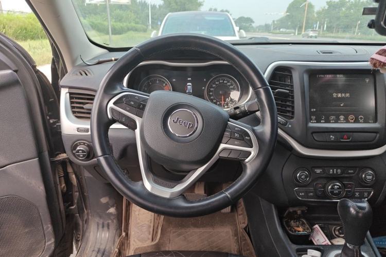Used Jeep Cherokee 2017 2.4L Leading Edition Steering Wheel