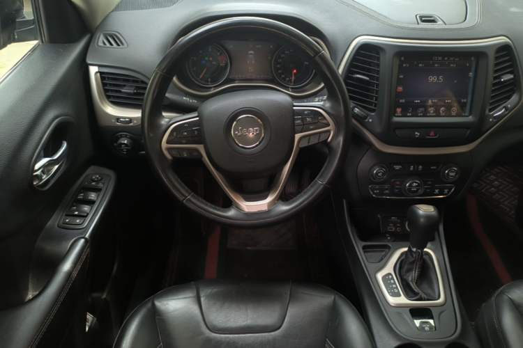 Used Jeep Cherokee 2017 2.4L Leading Smart Edition Steering Wheel