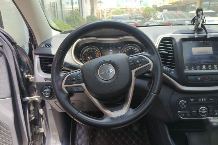 Used Jeep Cherokee 2017 2.4L Leading Smart Edition Steering Wheel