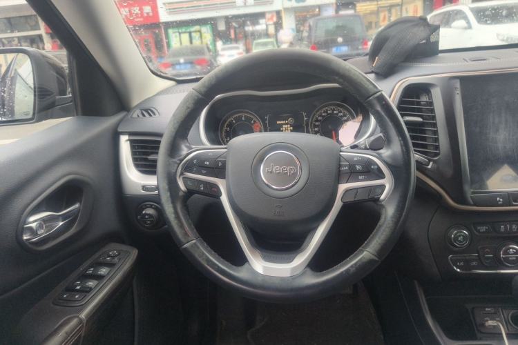 Used Jeep Cherokee 2017 2.4L Leading Smart Edition Steering Wheel