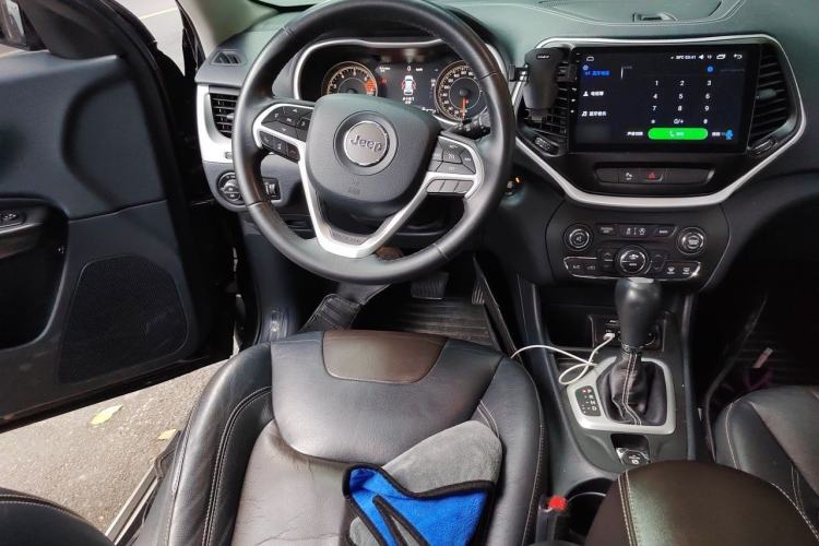 Used Jeep Cherokee 2017 2.4L Leading Edition Steering Wheel