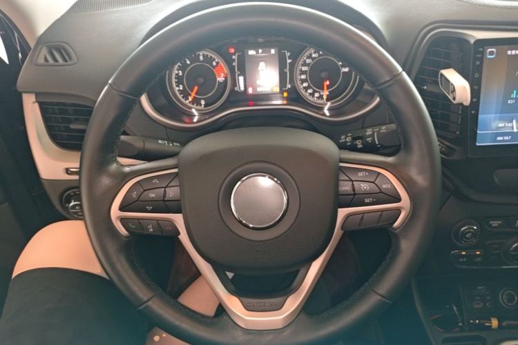 Used Jeep Cherokee 2017 2.4L Leading Edition Steering Wheel