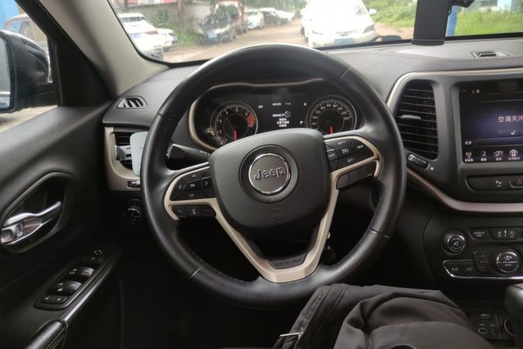 Used Jeep Cherokee 2017 2.4L Leading Smart Edition Steering Wheel