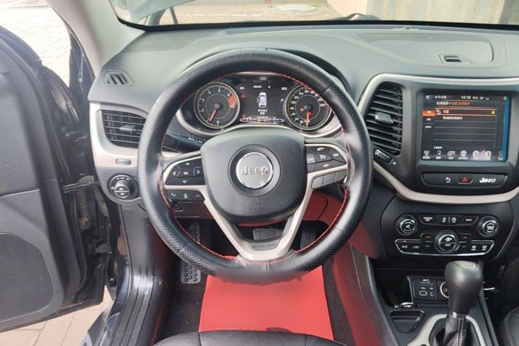 Used Jeep Cherokee 2017 2.0L Superior Edition Steering Wheel