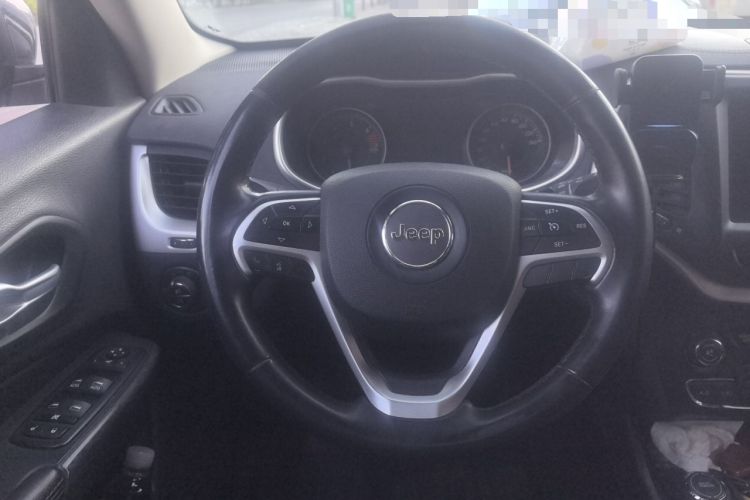 Used Jeep Cherokee 2017 2.4L Professional Smart Edition Steering Wheel