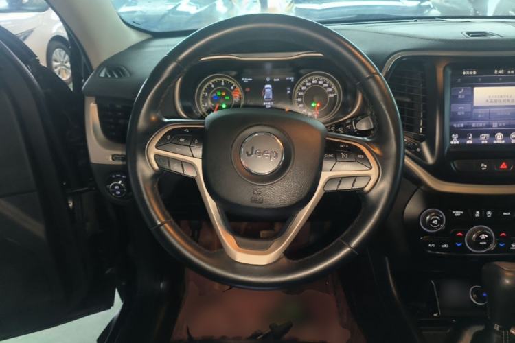 Used Jeep Cherokee 2017 2.0L Superior Edition Steering Wheel