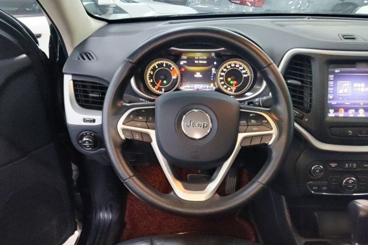 Used Jeep Cherokee 2017 2.0L Superior Edition Steering Wheel