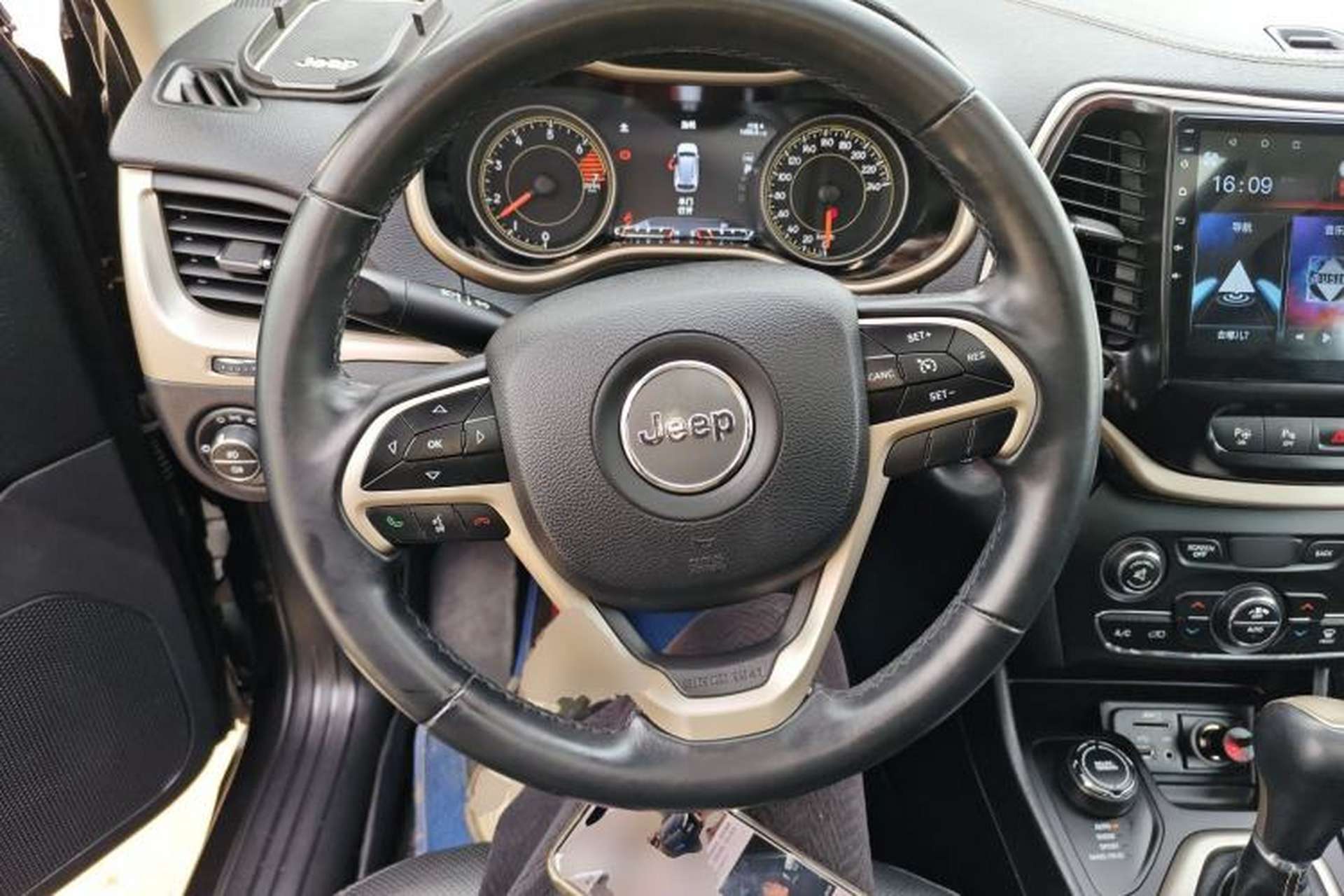 Used Jeep Cherokee 2017 2.4L Superior Edition Steering Wheel