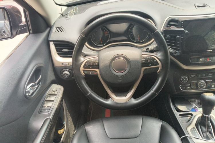 Used Jeep Cherokee 2017 2.4L Leading Edition Steering Wheel