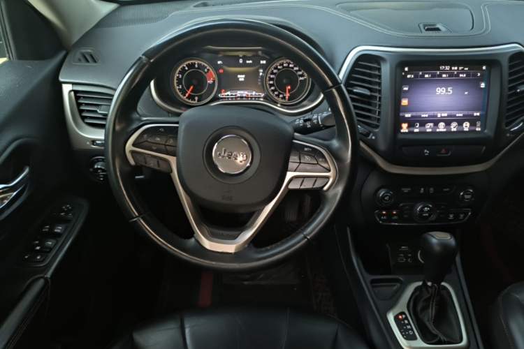 Used Jeep Cherokee 2017 2.4L Leading Smart Edition Steering Wheel