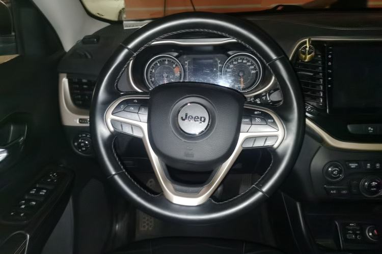 Used Jeep Cherokee 2017 2.4L Leading Edition Steering Wheel