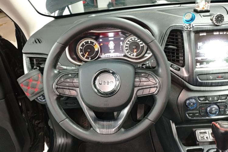 Used Jeep Cherokee 2017 2.4L Leading Smart Edition Steering Wheel