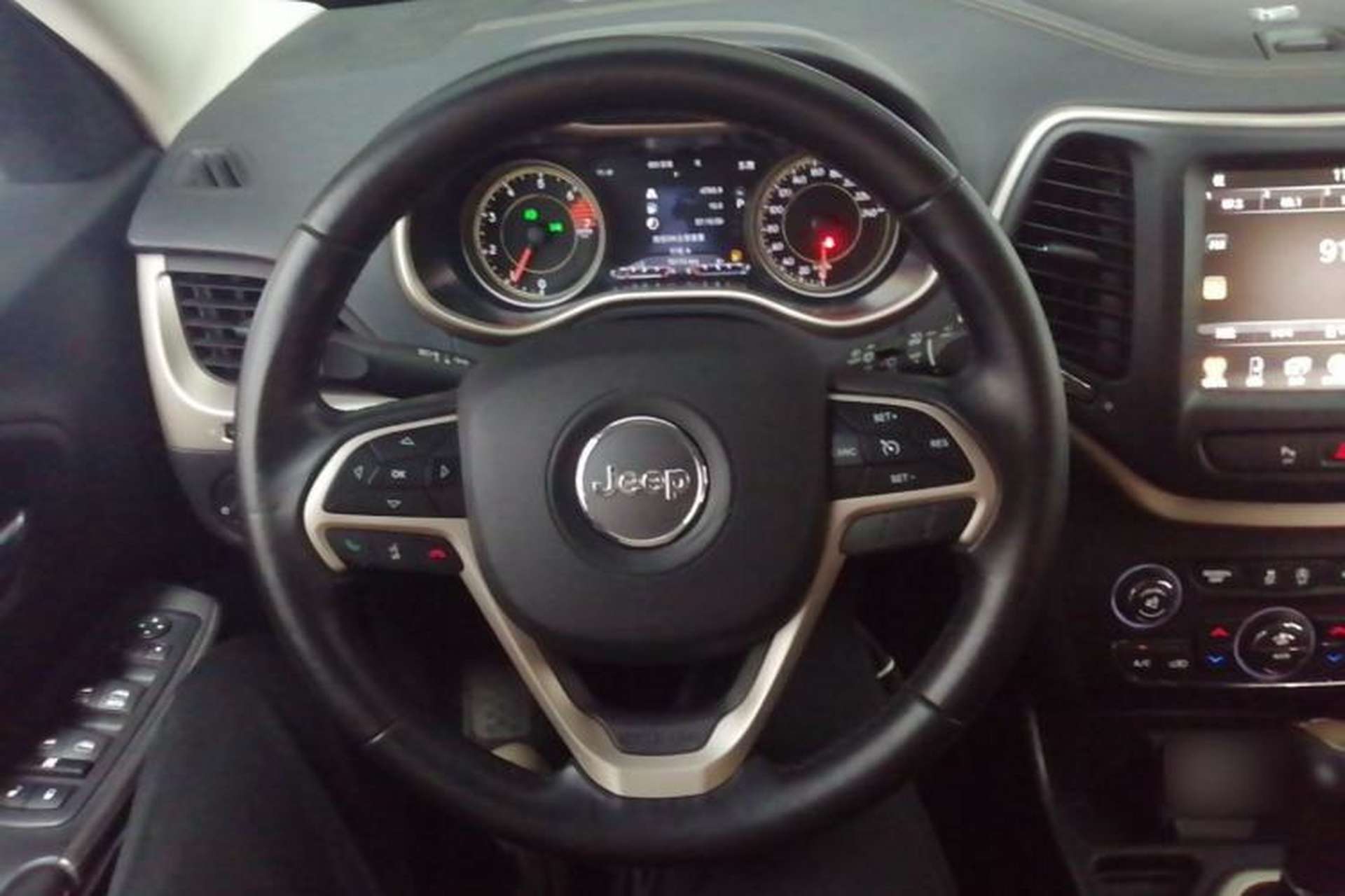Used Jeep Cherokee 2017 2.0L Superior Edition Steering Wheel