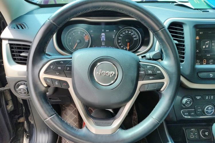 Used Jeep Cherokee 2017 2.0L Superior Edition Steering Wheel