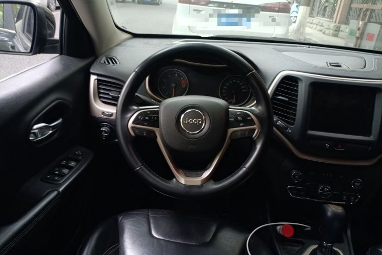 Used Jeep Cherokee 2017 2.0L Superior Edition Steering Wheel