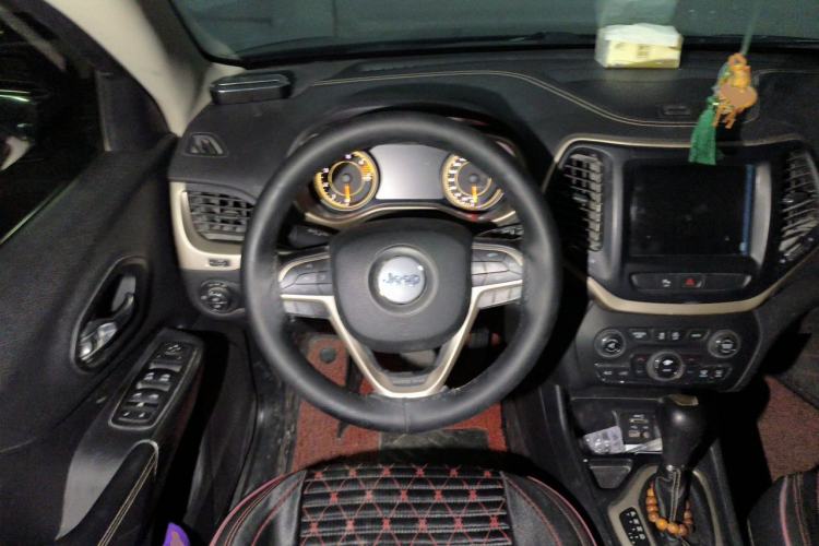 Used Jeep Cherokee 2017 2.0L Superior Edition Steering Wheel