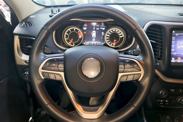 Used Jeep Cherokee 2017 2.0L Superior Edition Steering Wheel