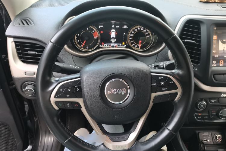 Used Jeep Cherokee 2017 2.0L Superior Edition Steering Wheel