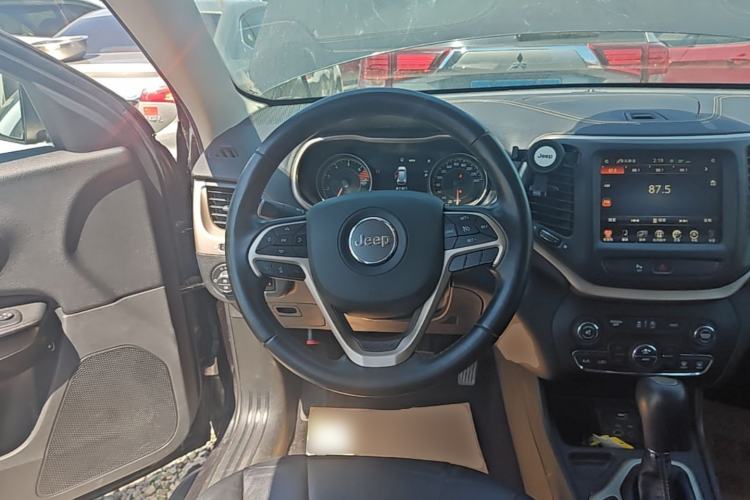 Used Jeep Cherokee 2017 2.0L Superior Edition Steering Wheel