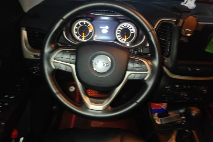 Used Jeep Cherokee 2017 2.0L Superior Edition Steering Wheel