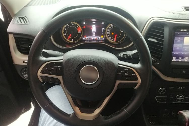 Used Jeep Cherokee 2017 2.0L Superior Edition Steering Wheel