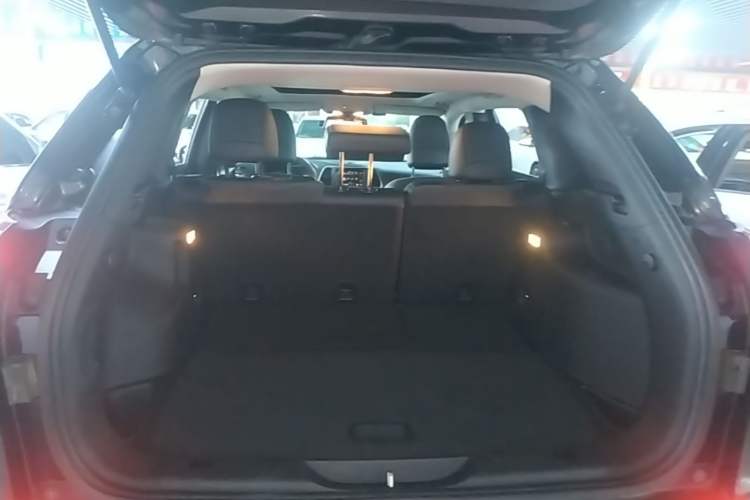 Used Jeep Cherokee 2017 2.0L Superior Edition Trunk