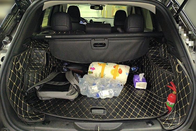 Used Jeep Cherokee 2017 2.0L Superior Edition Trunk