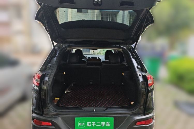 Used Jeep Cherokee 2017 2.0L Superior Edition Trunk