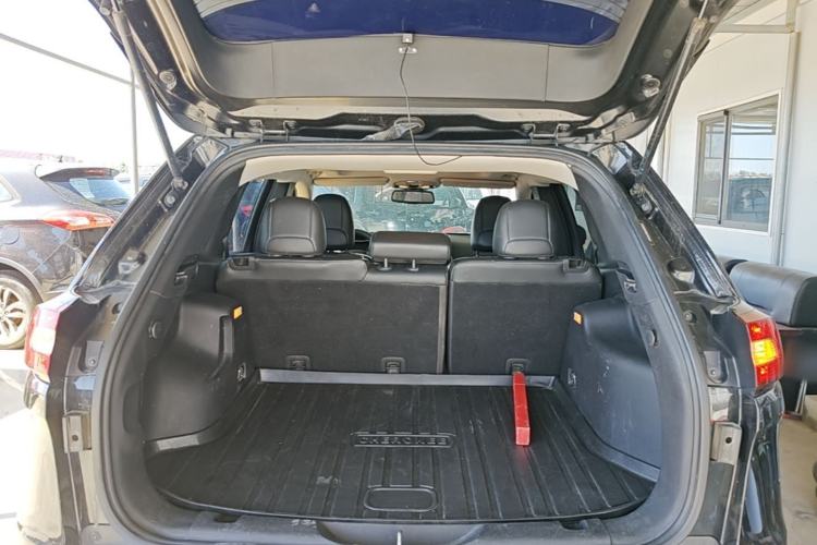 Used Jeep Cherokee 2017 2.0L Superior Edition Trunk