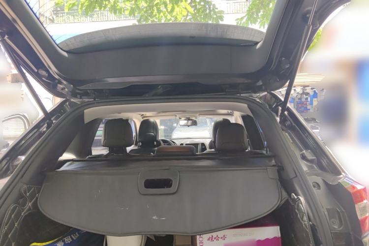 Used Jeep Cherokee 2017 2.0L Superior Edition Trunk