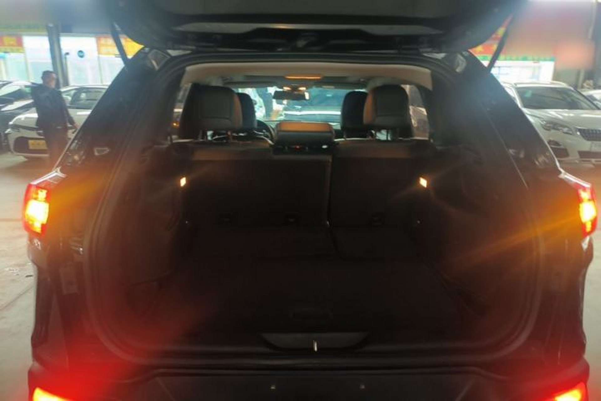 Used Jeep Cherokee 2017 2.0L Superior Edition Trunk
