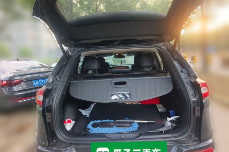 Used Jeep Cherokee 2017 2.4L Professional Smart Edition Trunk