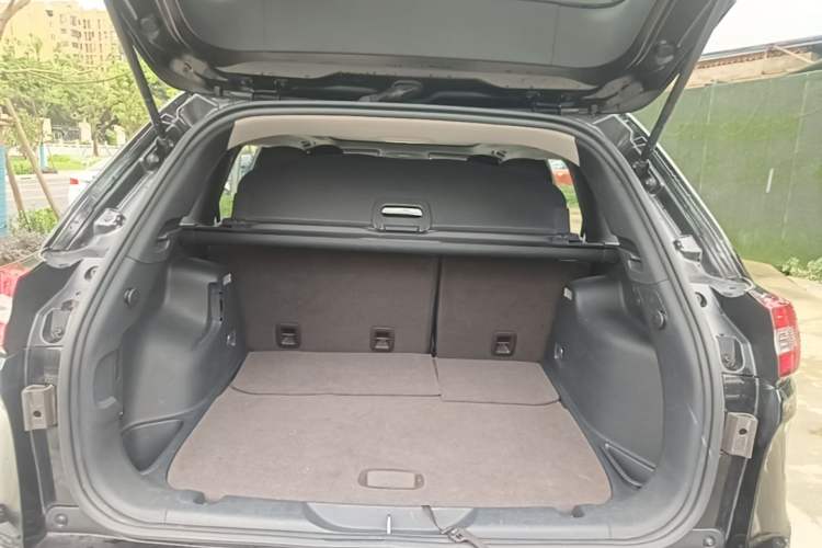Used Jeep Cherokee 2017 2.0L Superior Edition Trunk
