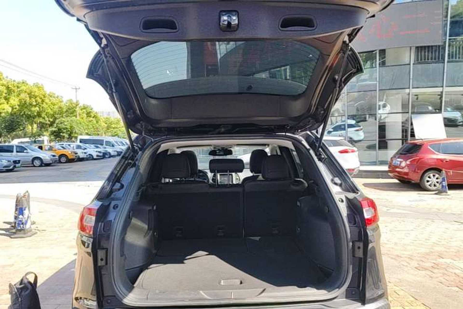 Used Jeep Cherokee 2017 2.0L Superior Edition Trunk