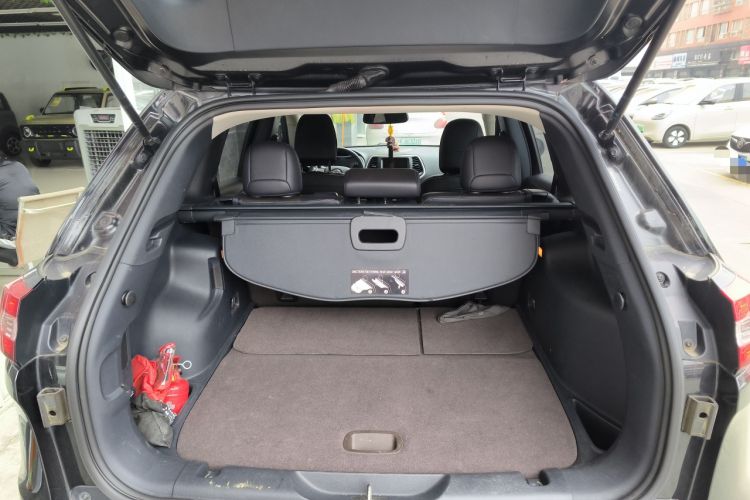 Used Jeep Cherokee 2017 2.0L Superior Edition Trunk