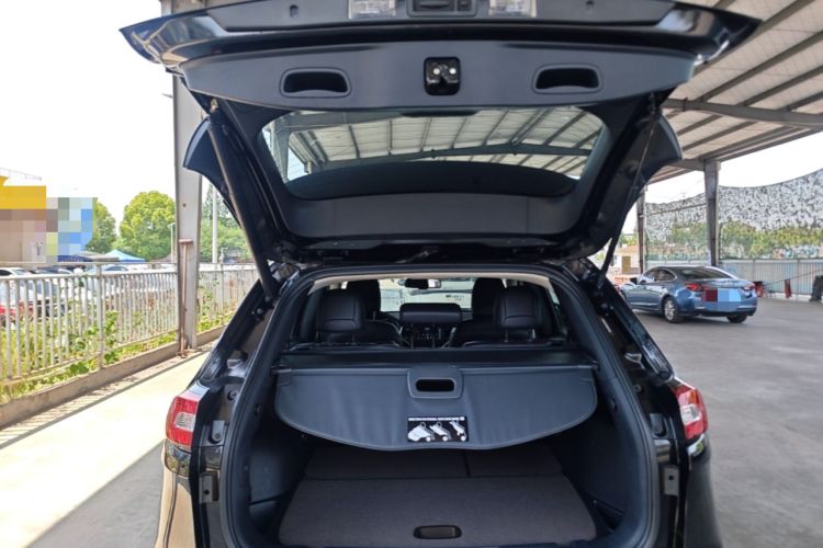 Used Jeep Cherokee 2017 2.4L Excellence Edition Trunk