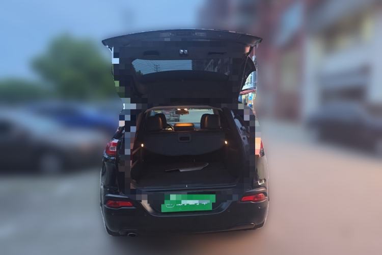 Used Jeep Cherokee 2017 2.0L Superior Edition Trunk