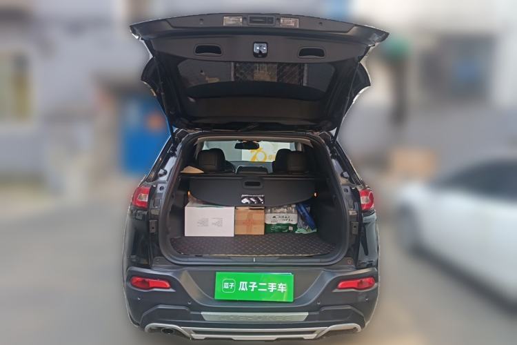Used Jeep Cherokee 2017 2.0L Superior Edition Trunk