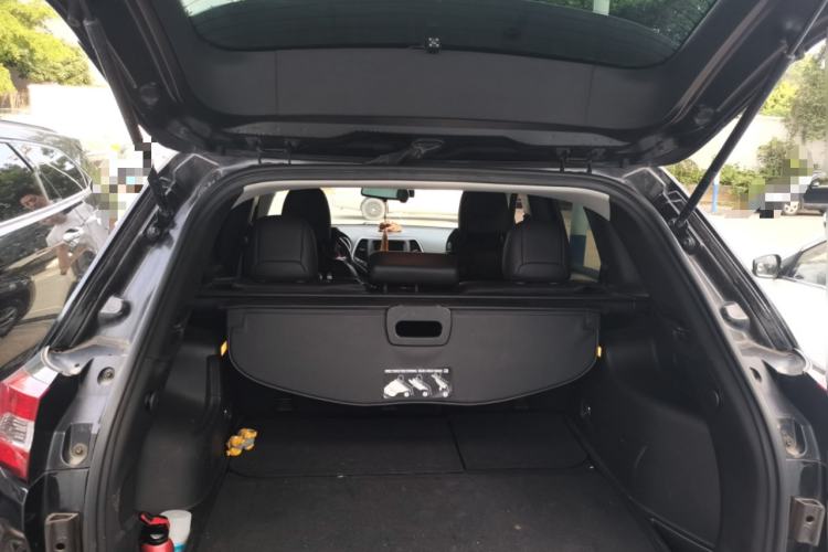 Used Jeep Cherokee 2017 2.0L Superior Edition Trunk