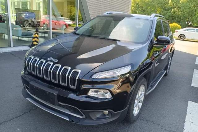 Used Jeep Cherokee 2017 2.0L Superior Edition
