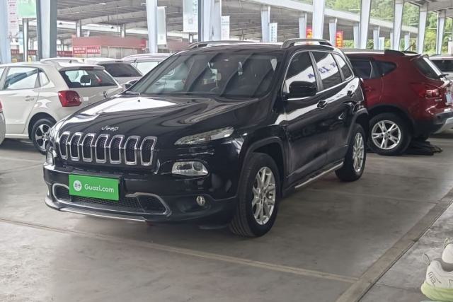 Used Jeep Cherokee 2017 2.0L Superior Edition