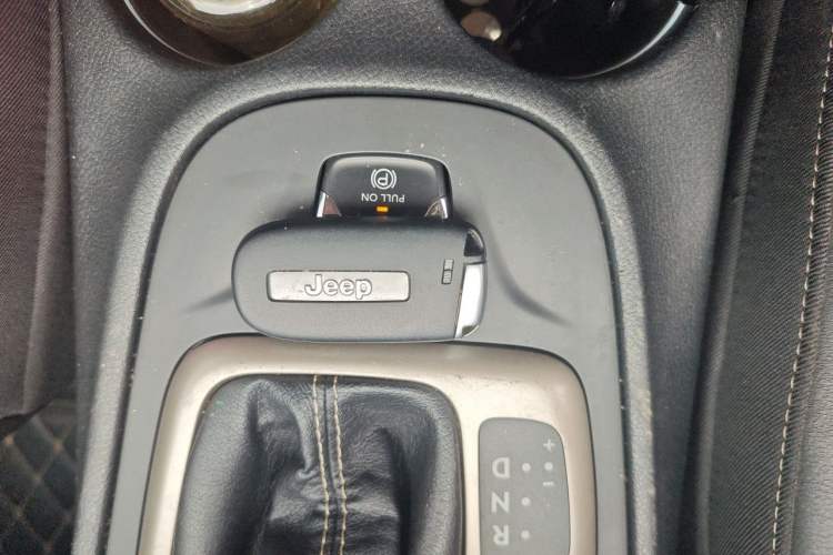 Used Jeep Cherokee 2017 2.0L Superior Edition Vehicle Key