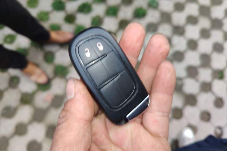 Used Jeep Cherokee 2017 2.4L Professional Edition Vehicle Key